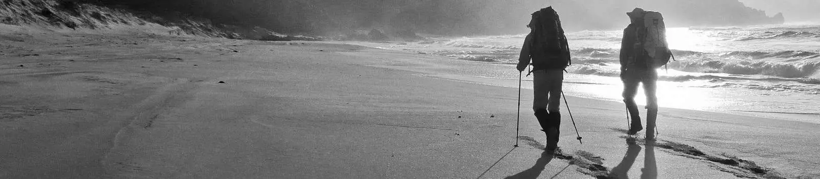 Walkers on the south coast of the Bibbulmun Track